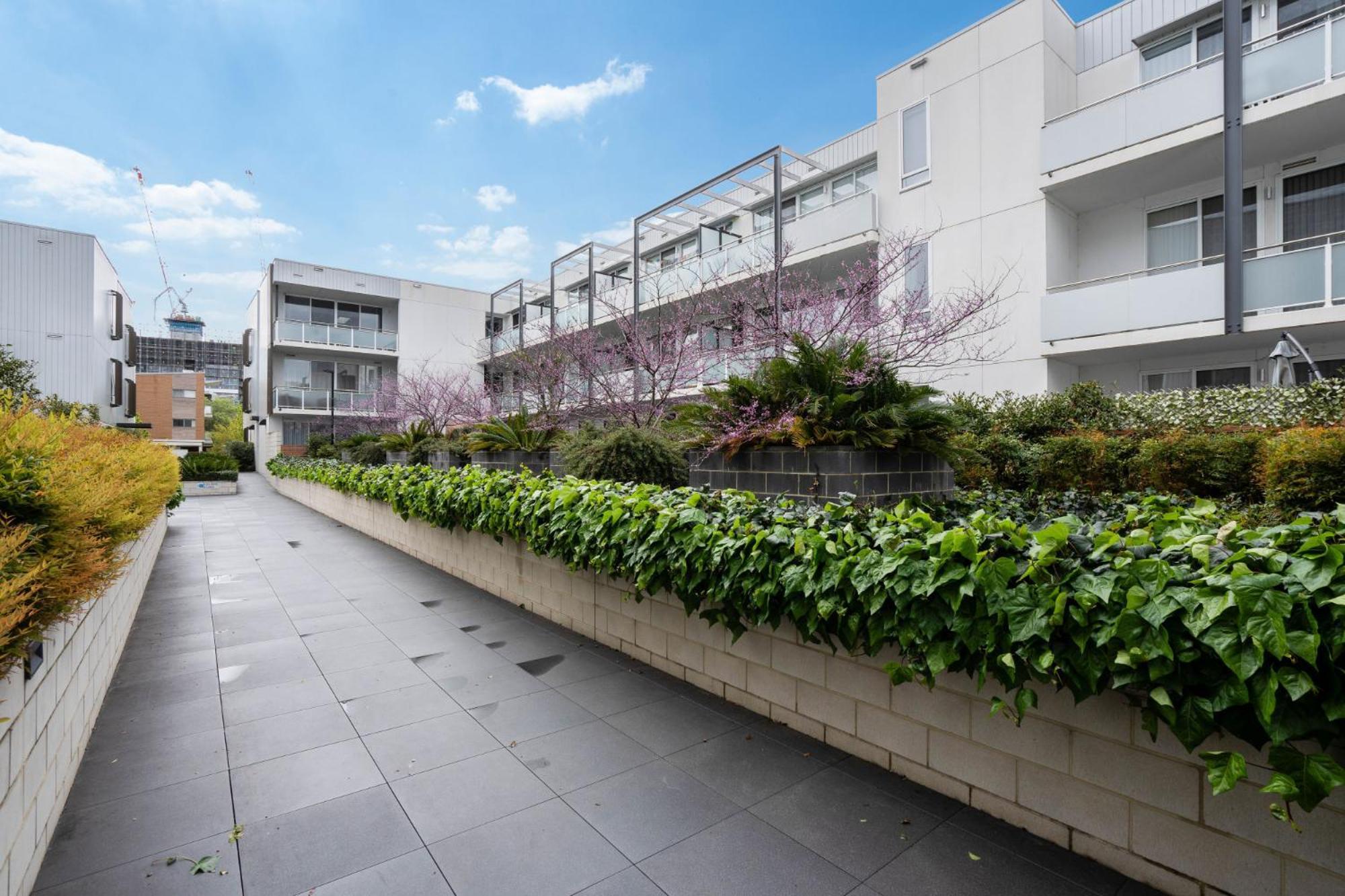 Homely 1-Bed With Private Patio By Shops Phillip Exterior photo